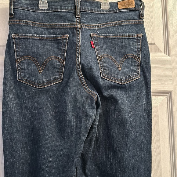 Women’s Levi’s Perfectly Slimming Jeans 512 - Picture 2 of 3